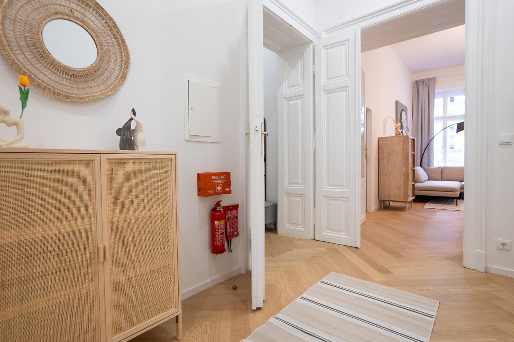 Spacious 110М2 Flat In The City Center Wiedeń Zewnętrze zdjęcie